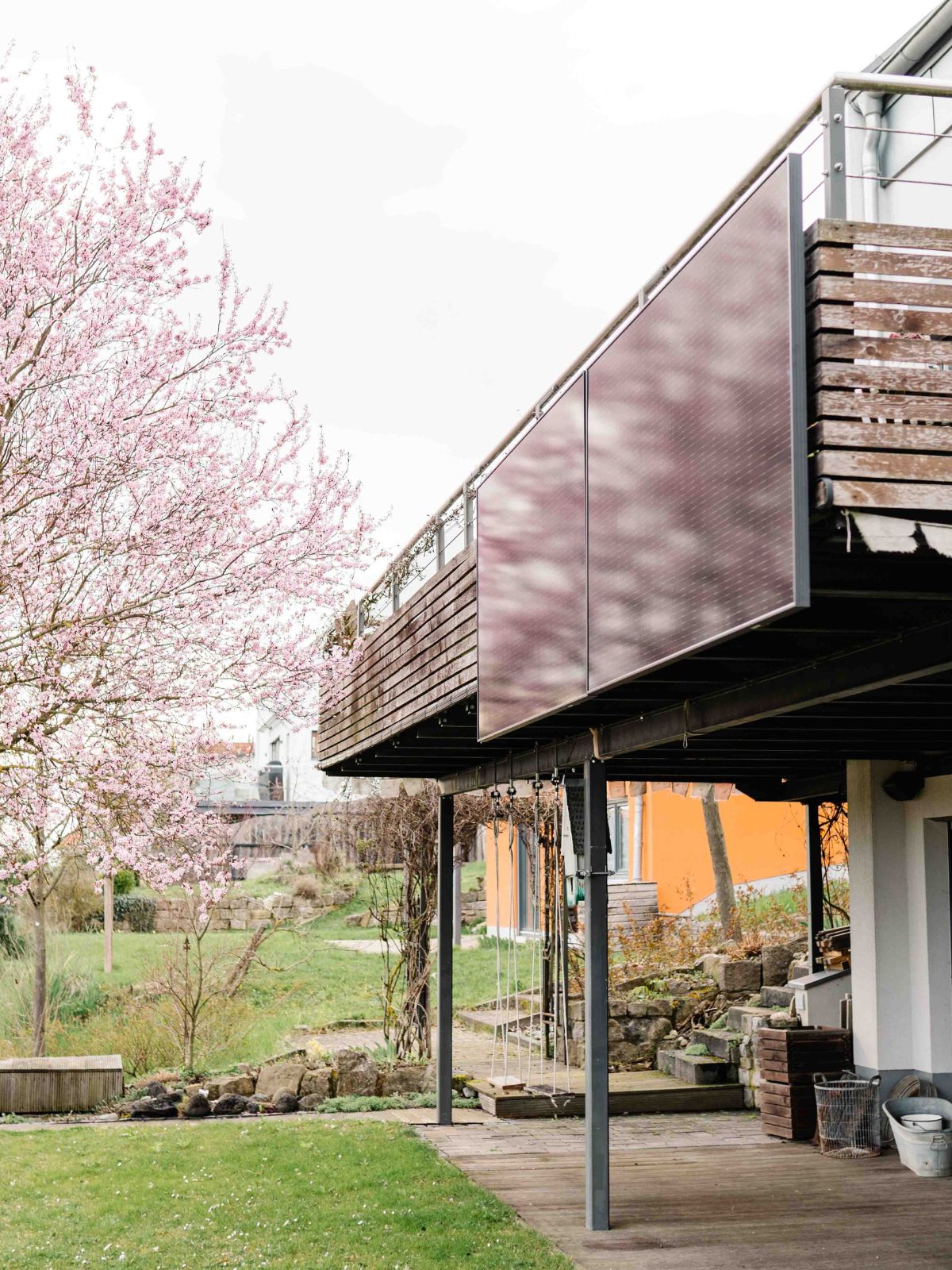 Haus mit Balkonkraftwerk