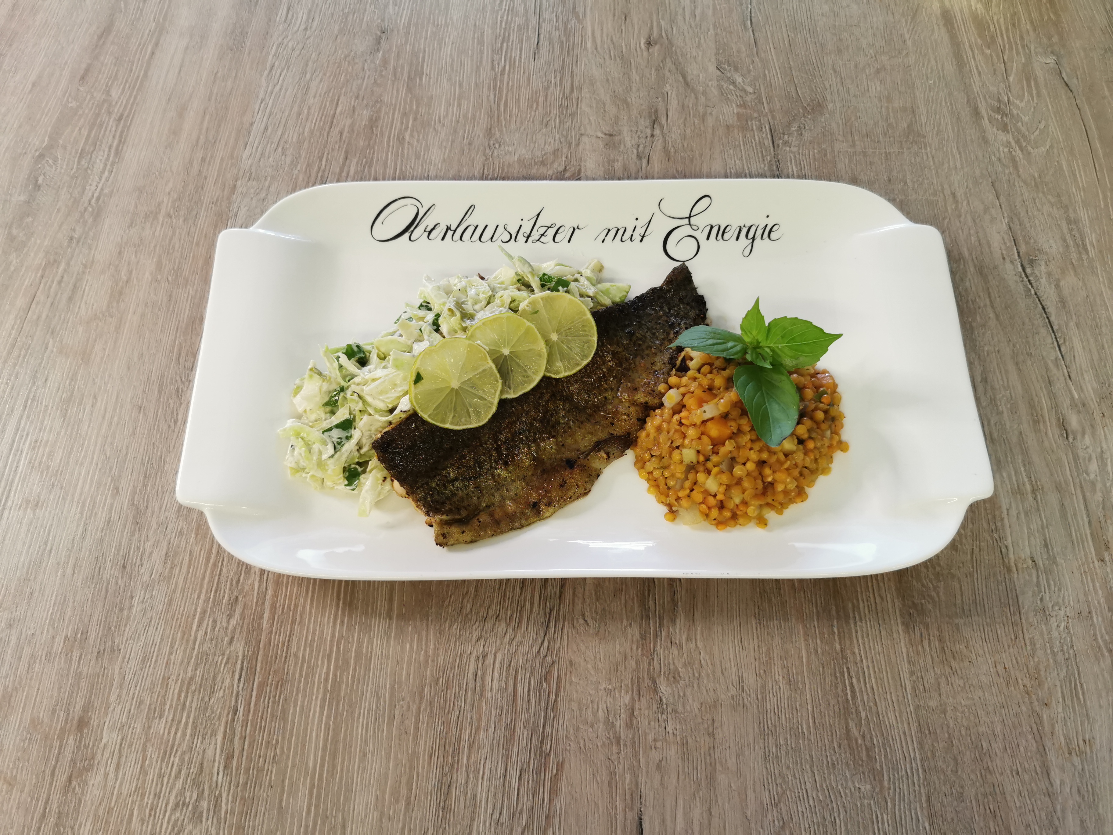Januar - Gebratenes Forellenfilet mit gerahmten Spitzkohl und Linsengemüse