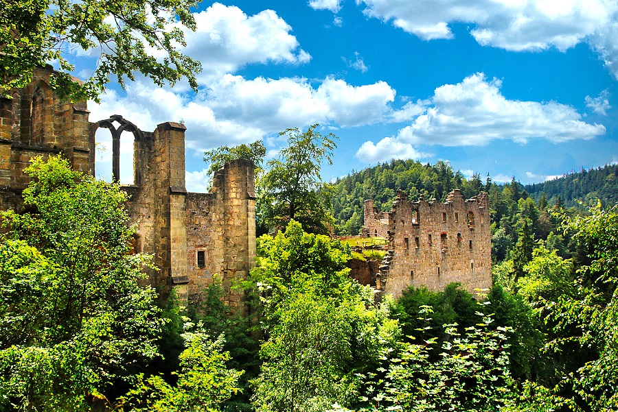Ruinen der Burg auf dem Fels Oybin