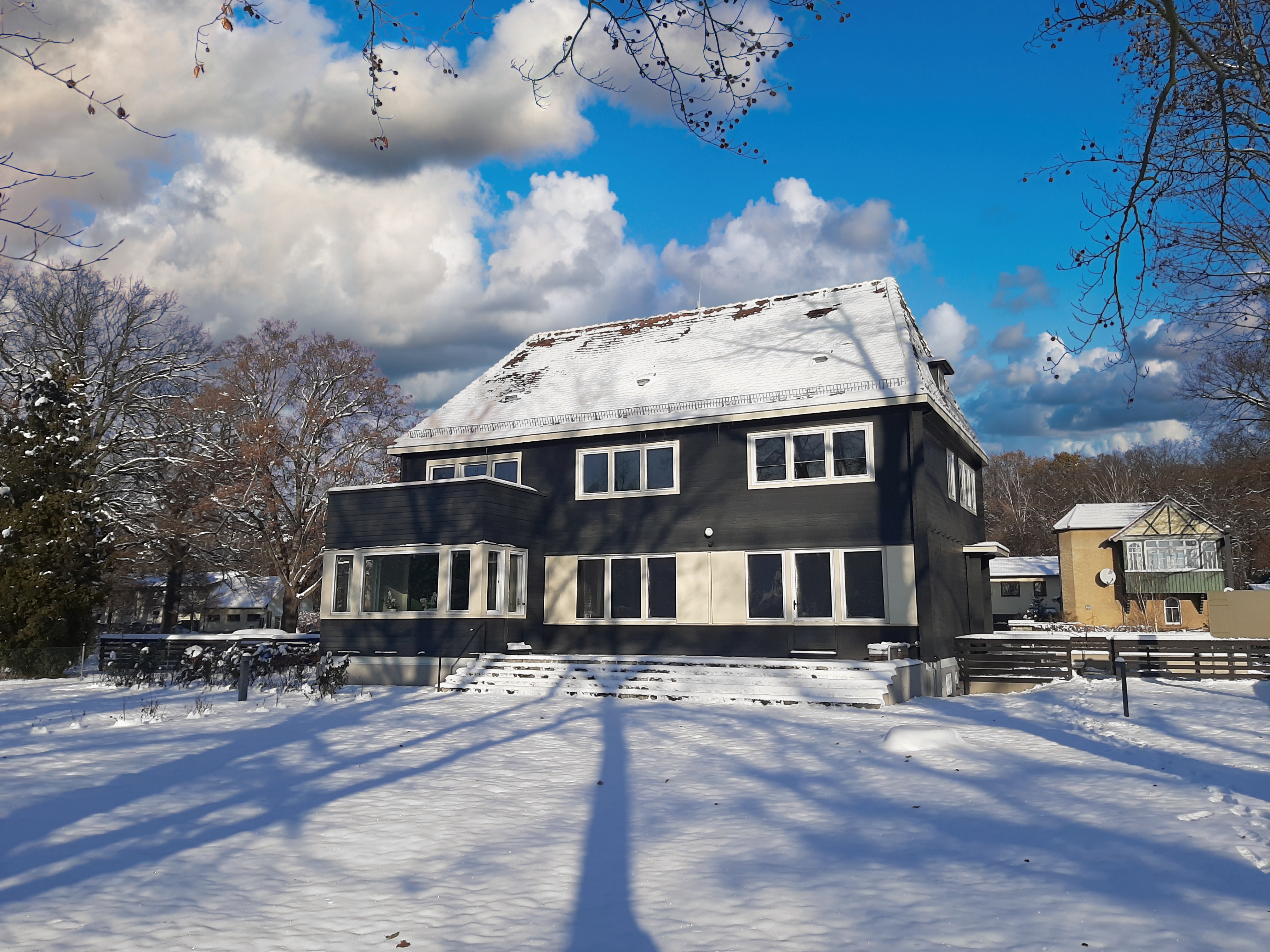 Konrad-Wachsmann-Haus im Winter