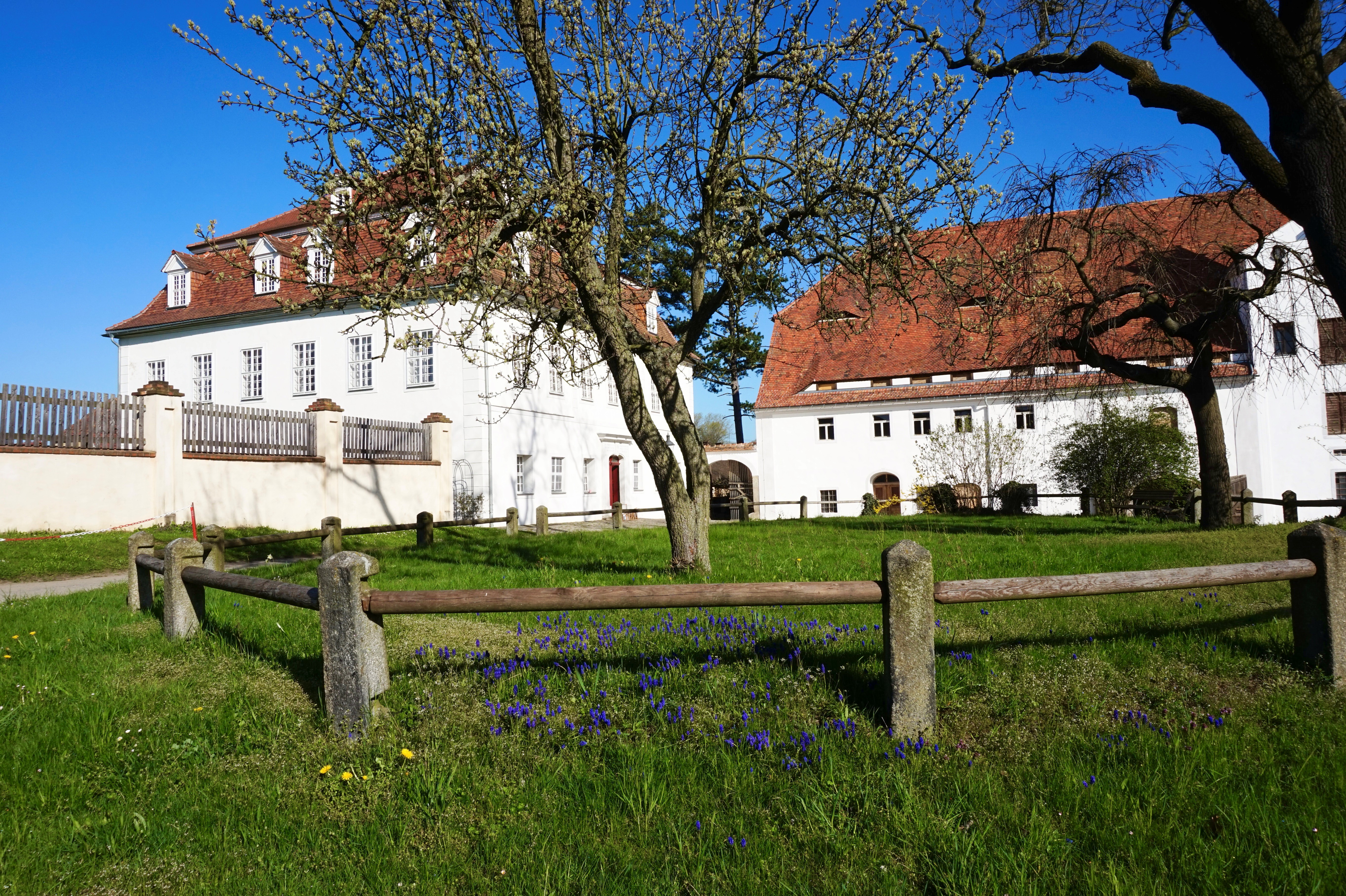 Zinzendorf-Schloss Berthelsdorf im Frühjahr